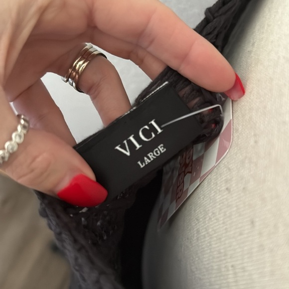 Vici Black V-Neck Chunky Knit Sweater - Picture 7 of 7